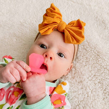 Load image into Gallery viewer, Itzy Ritzy - Teensy Teether™ Soothing Silicone Teether: Diamond