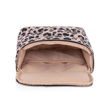Load image into Gallery viewer, Itzy Ritzy -Chill Like A Dream™ Bottle Bag Leopard
